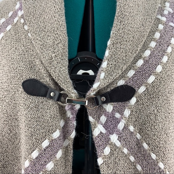 Accessory St New York NWT Shawl Style Knit Fringed Poncho, One Size - Picture 13 of 16